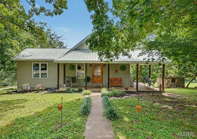 Photo 2 of House for sale at 2441 Old Mount Hope Rd, Lonedell, MO 63060 | MLS# MIS26032505 | Listing updated on 2026-08-20