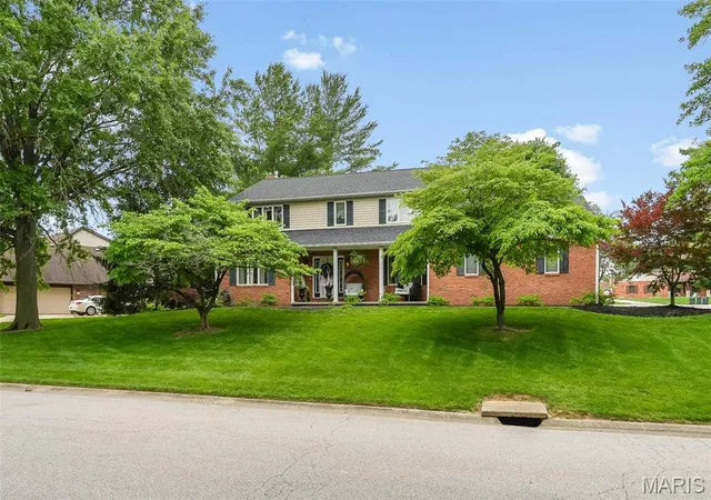 Homes for sale in Belleville, IL | 240 Sundew Dr, Belleville, IL 62221 | MLS# MIS26032539