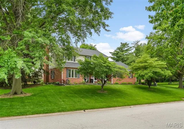 Homes for sale in Belleville, IL | 240 Sundew Dr, Belleville, IL 62221 | MLS# MIS26032539