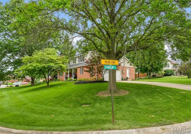 Homes for sale in Belleville, IL | 240 Sundew Dr, Belleville, IL 62221 | MLS# MIS26032539