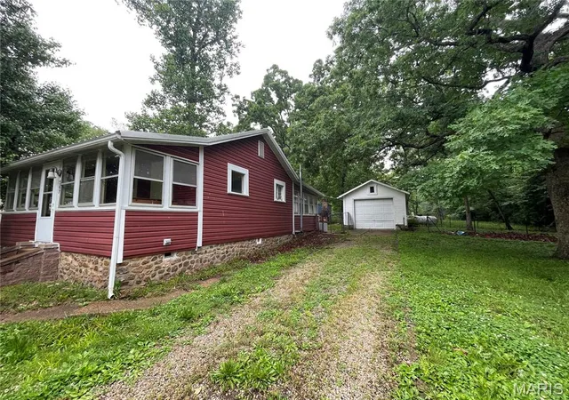 Homes for sale in Bismarck, MO | 567 N Lakeshore Dr, Bismarck, MO 63624 | MLS# MIS26032542