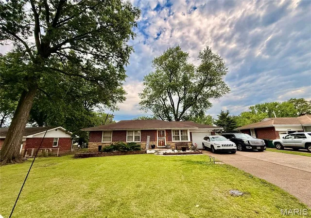 Homes for sale in Bellefontaine Nghbrs, MO | 1244 Forest Home Dr, Bellefontaine Nghbrs, MO 63137 | MLS# MIS26032611