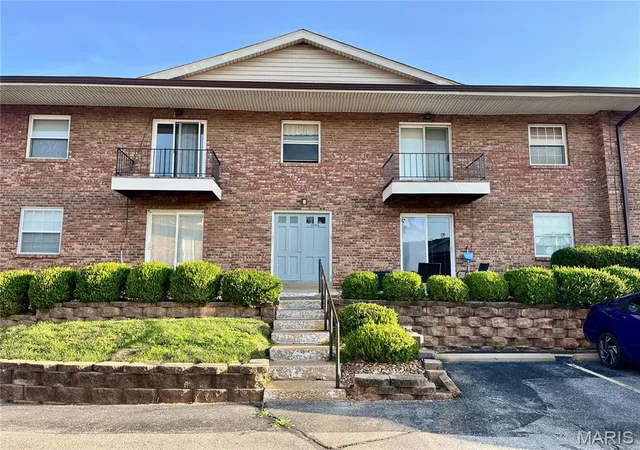 Photo 1 of Sale Pending at 6954 Colonial Woods Dr #80, Saint Louis, MO 63129 | MLS# MIS26032624 | Listing updated on 2026-09-16