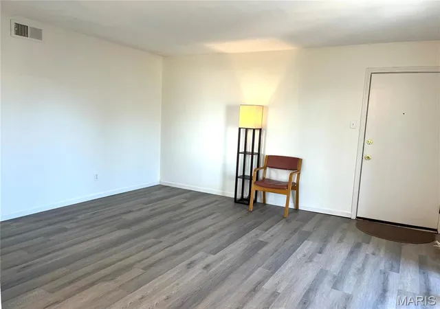 Photo 3 of Sale Pending at 6954 Colonial Woods Dr #80, Saint Louis, MO 63129 | MLS# MIS26032624 | Listing updated on 2026-09-16