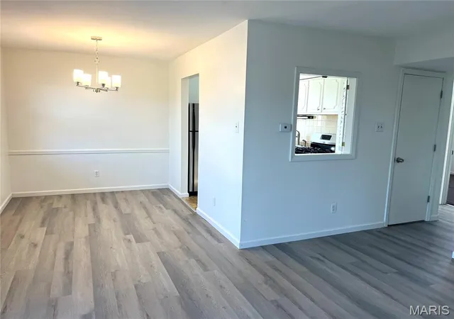 Listing Photo 5 - Condo for sale in building located at 6954 Colonial Woods Dr, Mehlville, MO 63129 - Unit #80