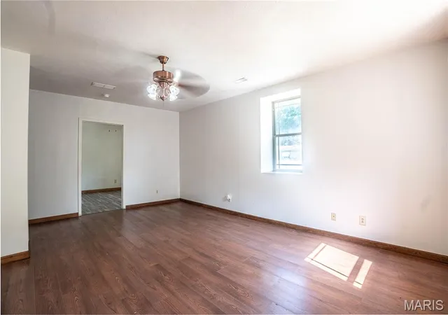 Photo 2 of Single family home for sale at 251 7th St, Carlyle, IL 62231 | MLS# MIS26032631 | Listing updated on 2026-08-31
