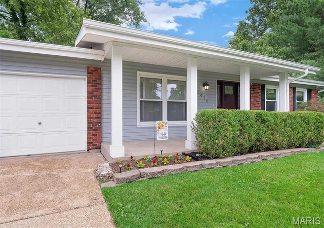 2nd image of 2470 Palm Dr, Florissant, MO 63031 | MLS# MIS26032641