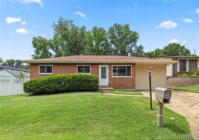 Homes for sale in Arnold, MO | 3 Petersburg Ct, Arnold, MO 63010 | MLS# MIS26032649
