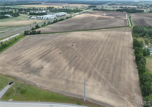 2nd image of 2338 S Acres Dr, Sikeston, MO 63801 | MLS# MIS26032652