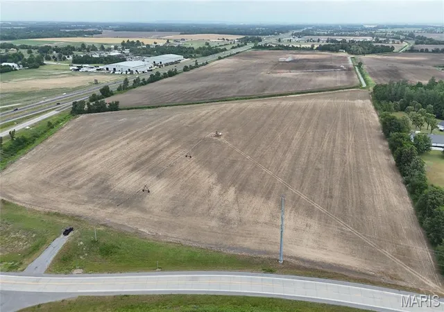 3rd image of 2338 S Acres Dr, Sikeston, MO 63801 | MLS# MIS26032652