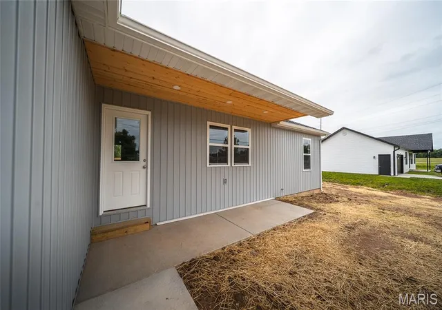 Homes for sale in Owensville, MO | 904 Schuenmeyer Rd, Owensville, MO 65066 | MLS# MIS26032666