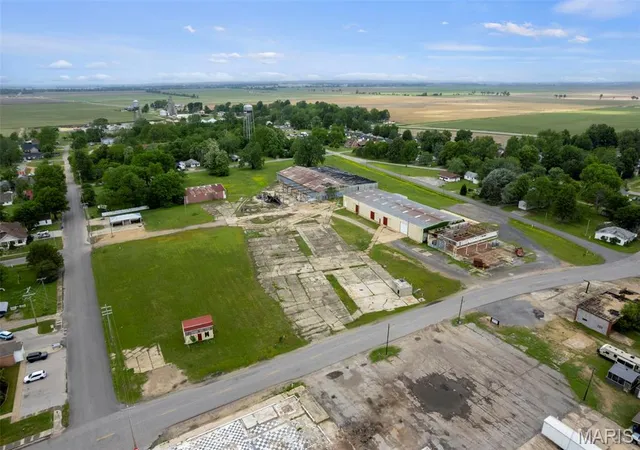 Homes for sale in Gideon, MO | 110 N Main St, Gideon, MO 63848 | MLS# MIS26032685