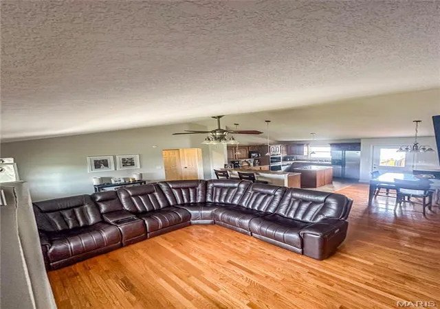 4th image of 1133 Pride Dr, Desloge, MO 63601 | MLS# MIS26032696