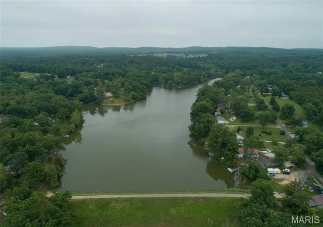 Homes for sale in De Soto, MO | 13764 E Sunrise Lake Dr, De Soto, MO 63020 | MLS# MIS26032717