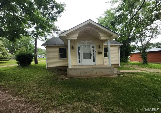 Homes for sale in Salem, MO | 600 S Pershing Ave, Salem, MO 65560 | MLS# MIS26032729