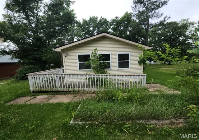 Homes for sale in Salem, MO | 600 S Pershing Ave, Salem, MO 65560 | MLS# MIS26032729