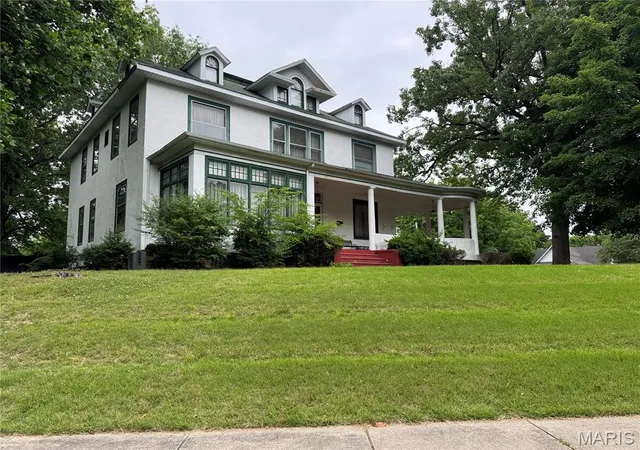 2nd image of 808 N Main St, Poplar Bluff, MO 63901 | MLS# MIS26032738