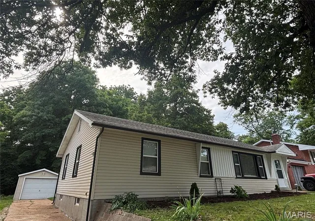 Homes for sale in Bel Ridge, MO | 3649 E Edgar Ave, Bel Ridge, MO 63121 | MLS# MIS26032741