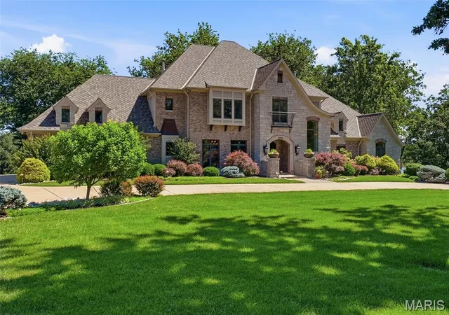 1st image of 11701 Lakeshore Dr, Saint Louis, MO 63141 | MLS# MIS26032785