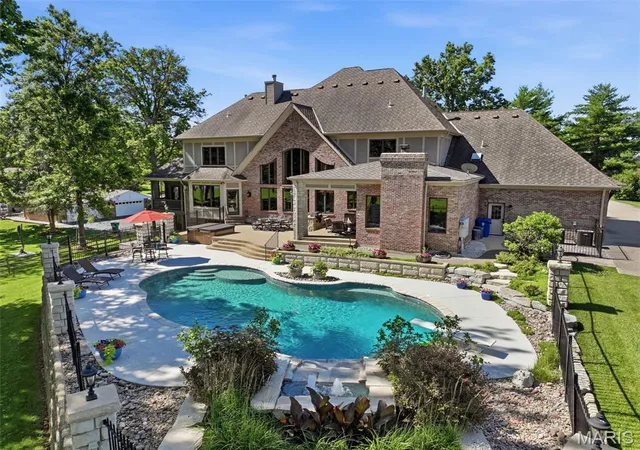 4th image of 11701 Lakeshore Dr, Saint Louis, MO 63141 | MLS# MIS26032785