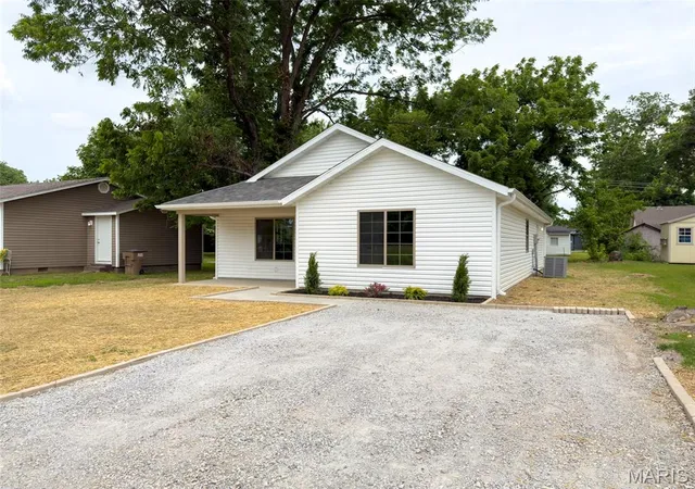 Homes for sale in Poplar Bluff, MO | 1031 Delano, Poplar Bluff, MO 63901 | MLS# MIS26032786