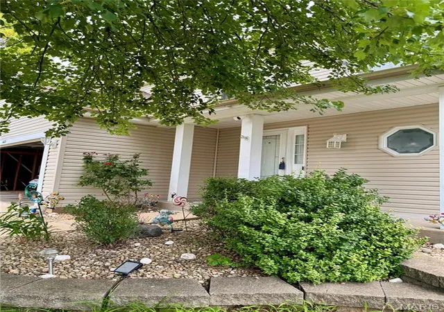 Homes for sale in Mehlville, MO | 4421 Southview Way Dr, Mehlville, MO 63129 | MLS# MIS26032833