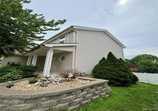 Homes for sale in Mehlville, MO | 4421 Southview Way Dr, Mehlville, MO 63129 | MLS# MIS26032833