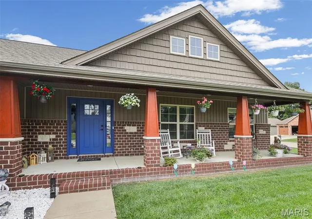 Homes for sale in Troy, IL | 519 Glendale Dr, Troy, IL 62294 | MLS# MIS26032834