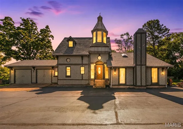 Photo 1 of Single family home for sale at 418 Oak Tree Dr, Saint Louis, MO 63119 | MLS# MIS26032858 | Listing updated on 2026-08-28