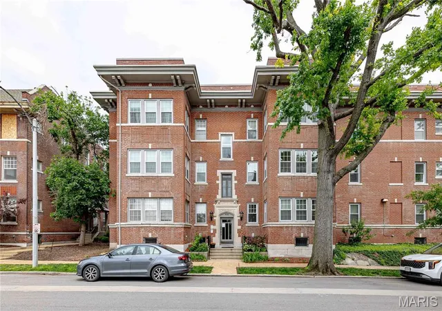 Photo 2 of Condo for sale at 406 Clara Ave #4, Saint Louis, MO 63112 | MLS# MIS26032898 | Listing updated on 2026-06-07