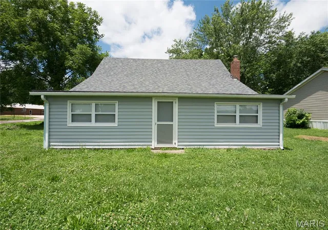 Homes for sale in Leasburg, MO | 204 E Blue Bird Ln, Leasburg, MO 65535 | MLS# MIS26032901
