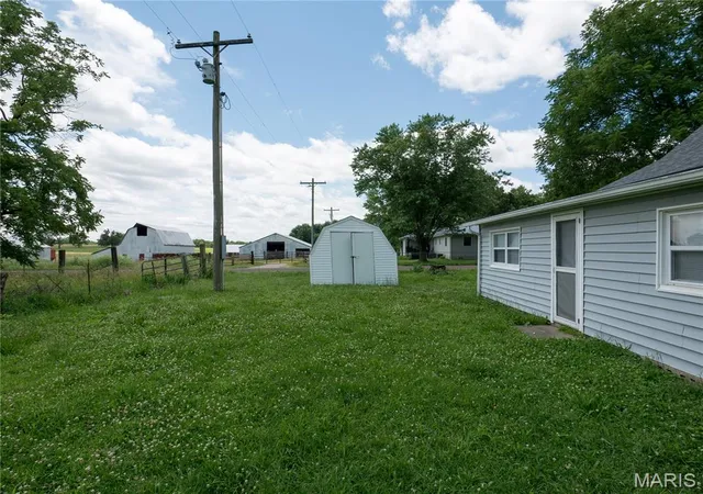Homes for sale in Leasburg, MO | 204 E Blue Bird Ln, Leasburg, MO 65535 | MLS# MIS26032901