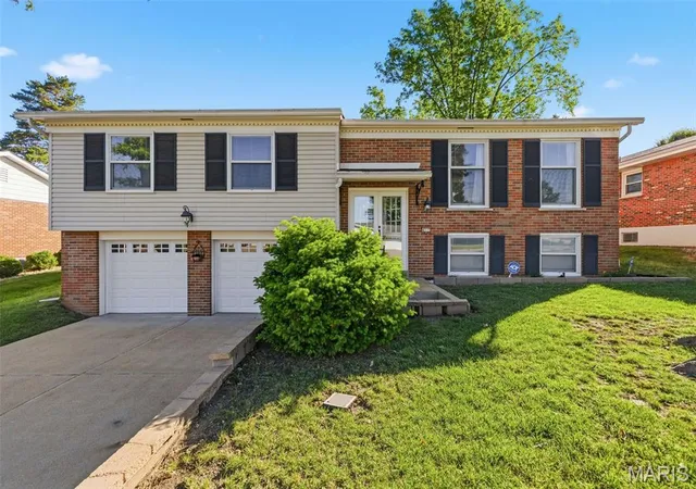 Homes for sale in Saint Louis, MO | 4113 Sunrise Way Dr, Saint Louis, MO 63125 | MLS# MIS26032910