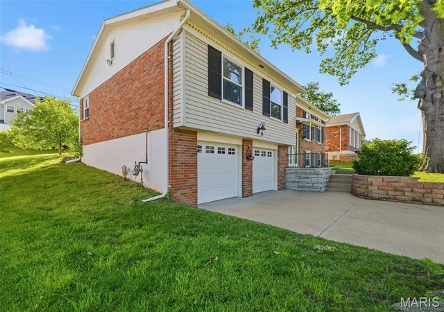 Homes for sale in Saint Louis, MO | 4113 Sunrise Way Dr, Saint Louis, MO 63125 | MLS# MIS26032910