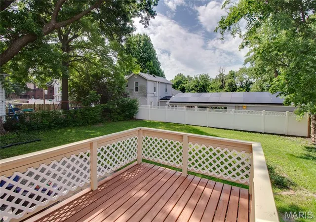 Homes for sale in Alton, IL | 205 E 12th St, Alton, IL 62002 | MLS# MIS26032913