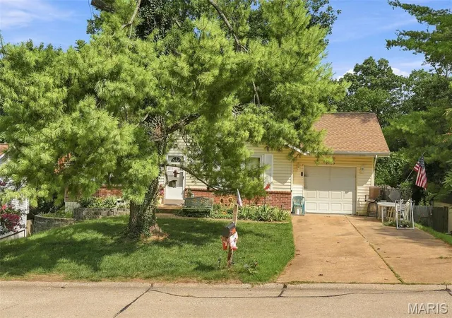 4th image of 2103 Timber Ln, Barnhart, MO 63012 | MLS# MIS26032928