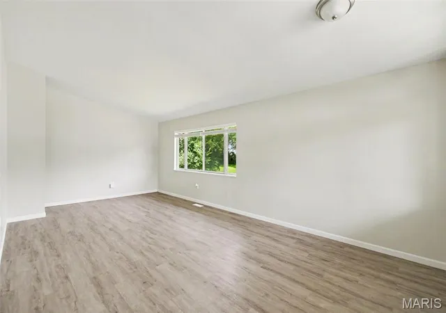 Homes for sale in Florissant, MO | 985 Belmont Ter, Florissant, MO 63033 | MLS# MIS26032935