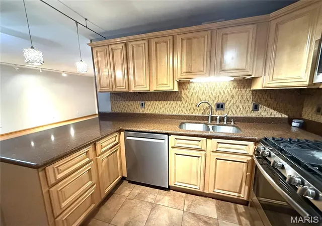 Homes for sale in Ballwin, MO | 1324 Holgate Dr #G2, Ballwin, MO 63021 | MLS# MIS26032955