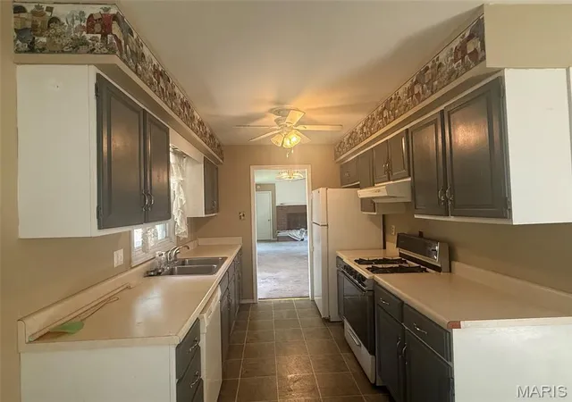 3rd image of 1327 Morning Glory Dr, Vandalia, IL 62471 | MLS# MIS26032961