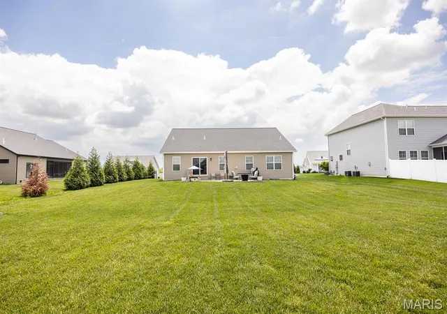 Homes for sale in O'fallon, IL | 656 Fairway Wood Dr, O'fallon, IL 62269 | MLS# MIS26033074