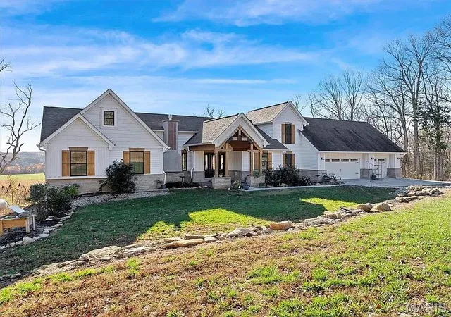 Photo 1 of Single family home for sale at 24925 State Route Mm, Farmington, MO 63640 | MLS# MIS26033075 | Listing updated on 2026-09-28