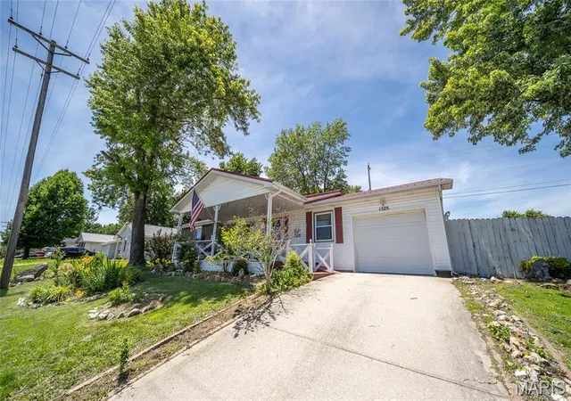 Homes for sale in Rolla, MO | 1525 Mccutchen Rd, Rolla, MO 65401 | MLS# MIS26033078