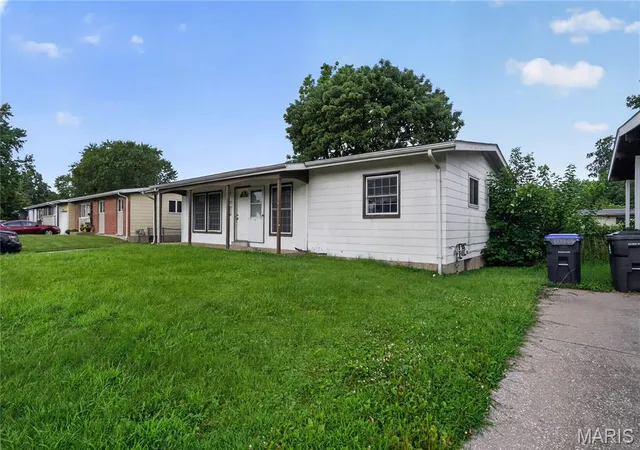 2nd image of 2325 Patterson Rd, Florissant, MO 63031 | MLS# MIS26033087