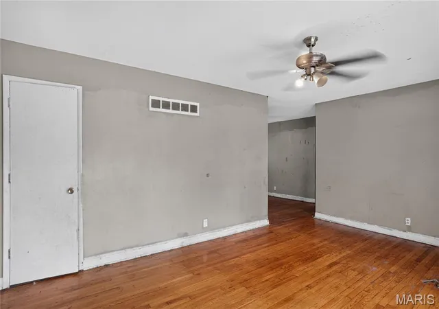 4th image of 2325 Patterson Rd, Florissant, MO 63031 | MLS# MIS26033087
