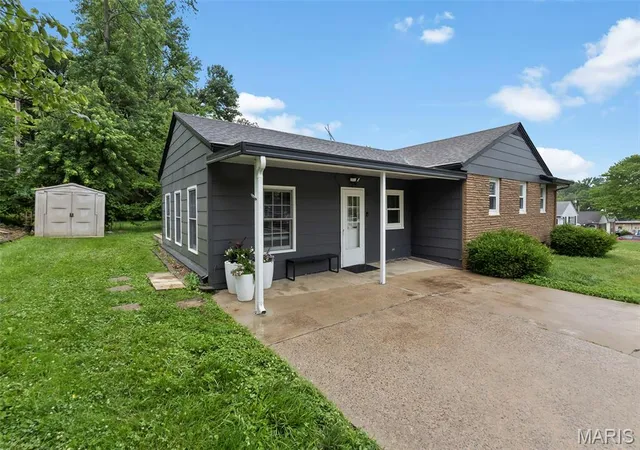 Homes for sale in Cape Girardeau, MO | 860 Poppy Ln, Cape Girardeau, MO 63701 | MLS# MIS26033093