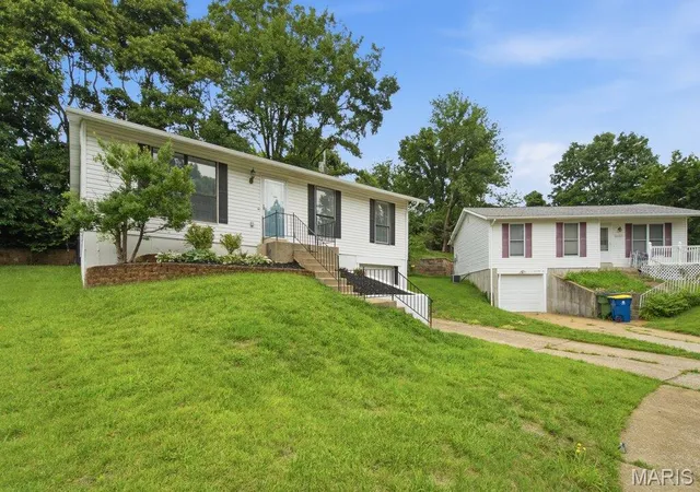 Photo 3 of Single family home for sale at 10607 Saint Michaels Terrace Ct, Saint Ann, MO 63074 | MLS# MIS26033124 | Listing updated on 2026-08-17