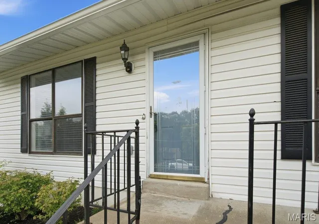 Photo 4 of Single family home for sale at 10607 Saint Michaels Terrace Ct, Saint Ann, MO 63074 | MLS# MIS26033124 | Listing updated on 2026-08-17