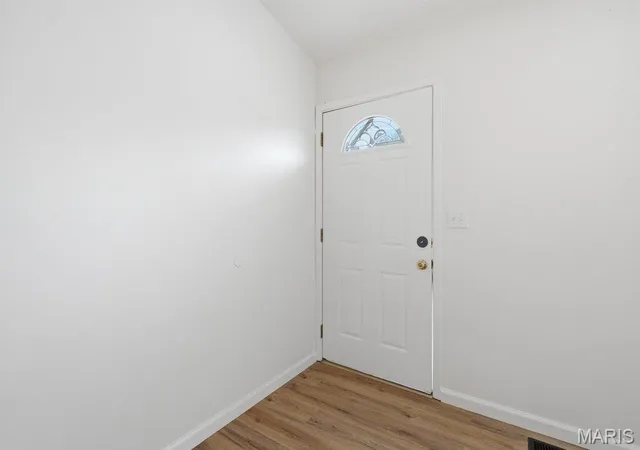 Photo 5 of Single family home for sale at 10607 Saint Michaels Terrace Ct, Saint Ann, MO 63074 | MLS# MIS26033124 | Listing updated on 2026-08-17