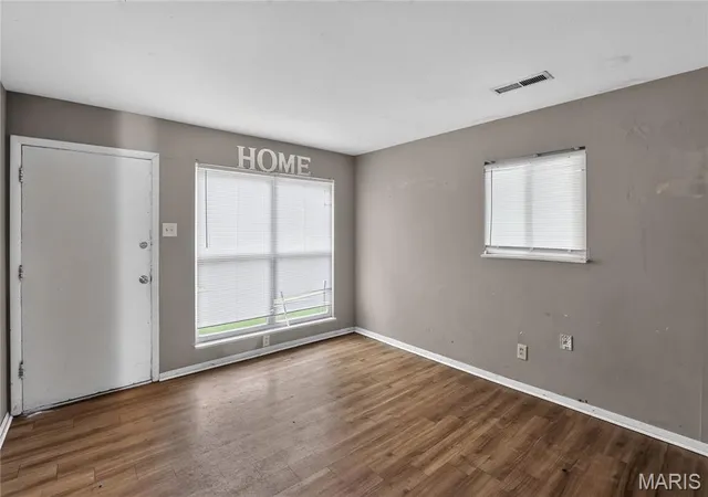 Photo 4 of Single family home for sale at 10151 Mayfair Dr, Saint Louis, MO 63136 | MLS# MIS26033139 | Listing updated on 2026-10-19
