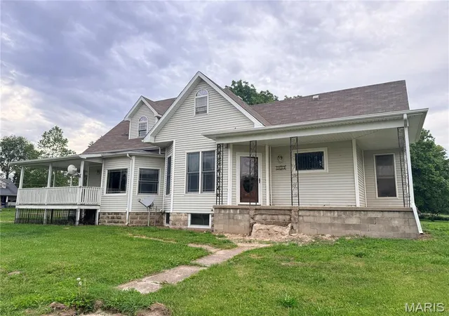 Photo 1 of Single family home for sale at 207 N Walnut, Chesterfield, IL 62630 | MLS# MIS26033186 | Listing updated on 2026-09-17